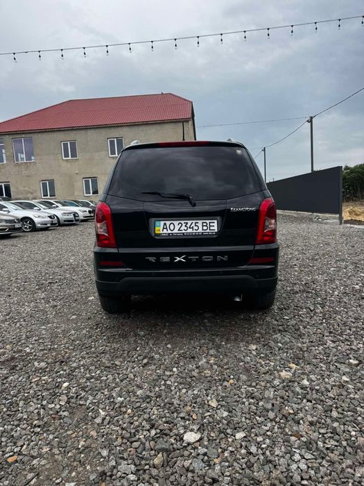 Автомобиль SsangYoug Rexton