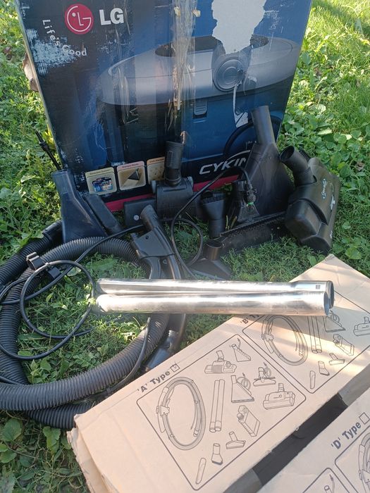 Миючий пилосос LG Cyking V-K9761 NDU