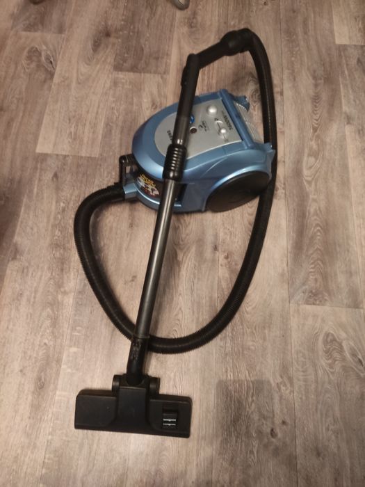 Пылесос Samsung. Контейнер