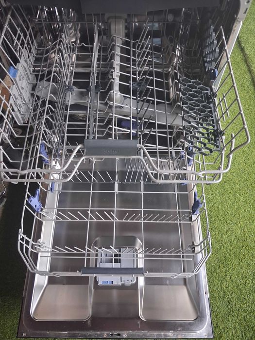 Maquina loiça encastre Beko