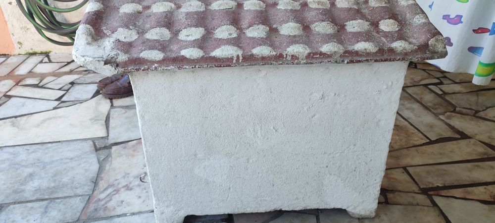 Casota para cão em cimento