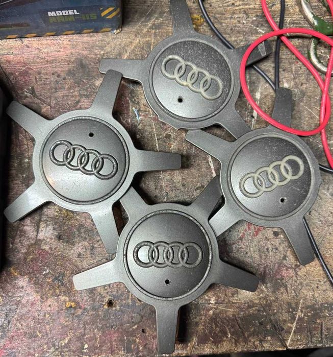 Комплект оригинальных шин + дисков для Audi A4 B8 | Всесезонные | R16