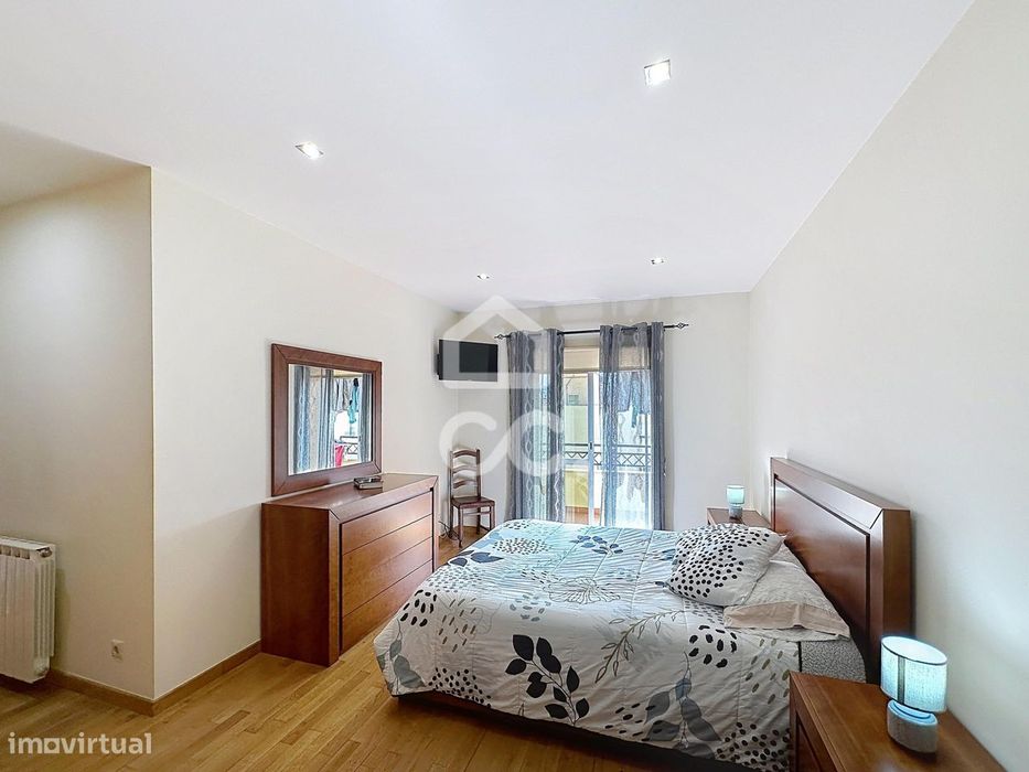 Apartamento T3 Moderno com Open Space, 3 Varandas e Suite