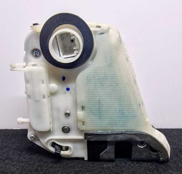 Fechadura / Fecho Porta Trás Direito - TOYOTA YARIS