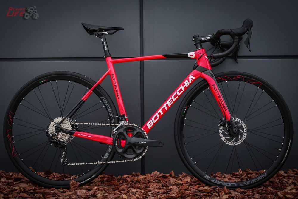 Bottecchia 8avio карбоновий шосейний велосипед Shimano 105