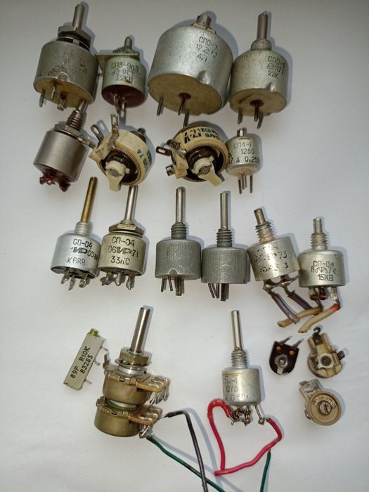 Переменное сопротивление /змінний опір/резистор