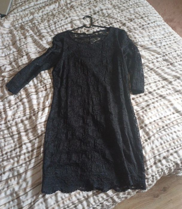 Sukienka koktajlowa koronkowa