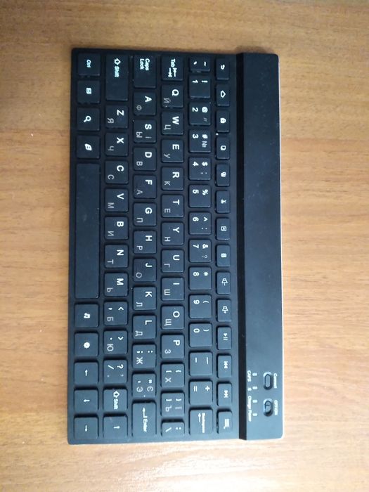 Bluetooth клавиатура ( под ремонт или как донор)