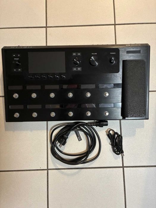 Line 6 Helix Floor z folią ochronną na ekran