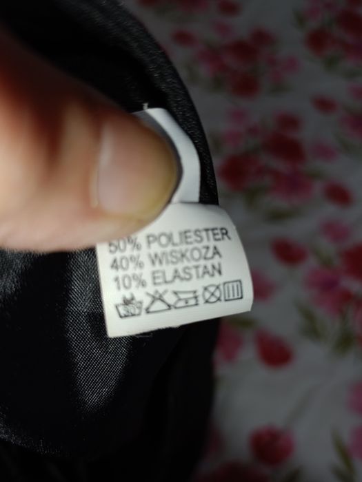 Ładna nieużywana czarna spódnica.