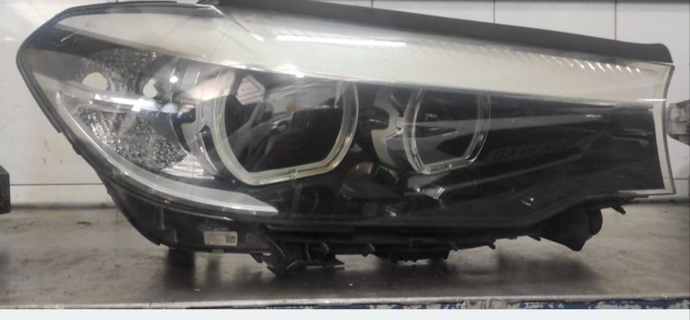Faróis BMW 520d 2019 ORIGINAIS (Como Novos)