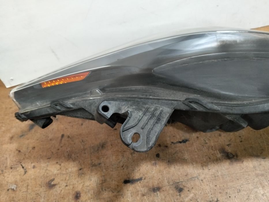 Farol Toyota aygo ótica direita 2016
