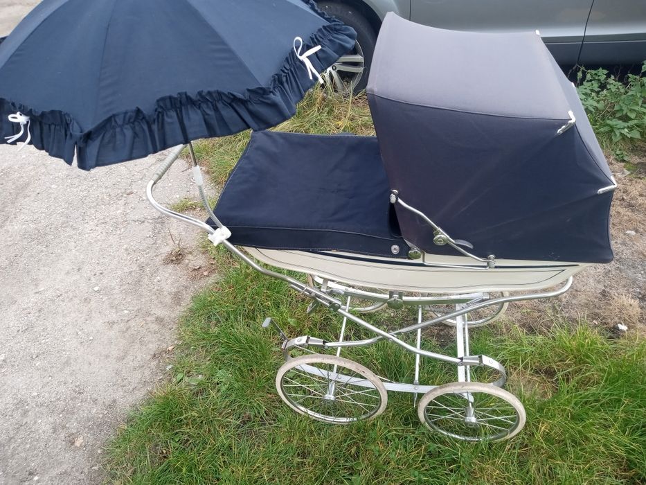 Wózek dziecięcy retro