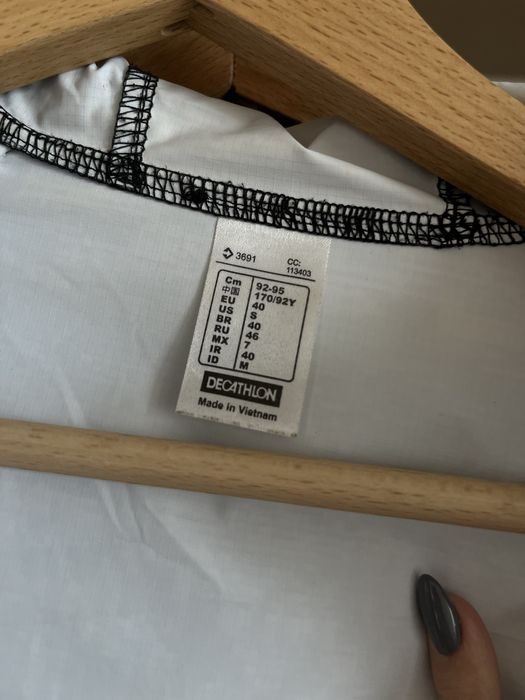 Kurtka sportowa wiatrówka do biegania Decathlon