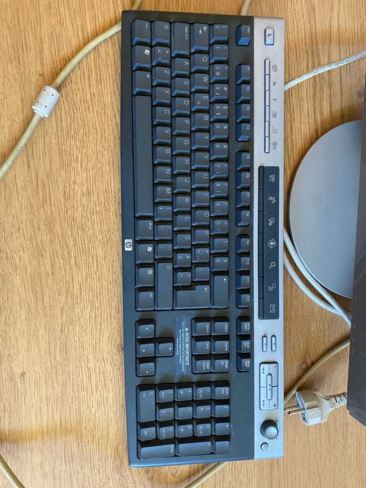 Computador HP- monitor da Sony teclado e rato webcam como novo