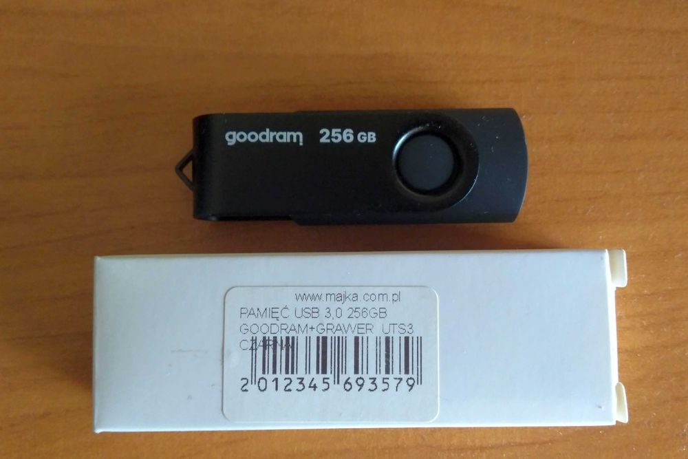 Pendrive Goodram / 256 GB / NOWY /