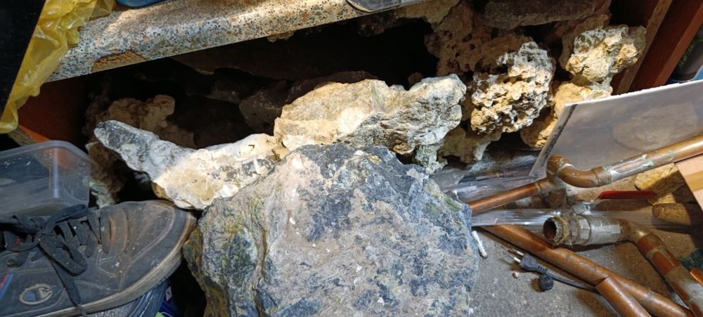 Wapień filipiński i serpentynit zielony
