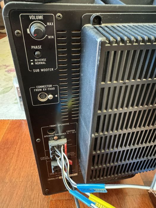 Subwoofer JVC com 5 colunas