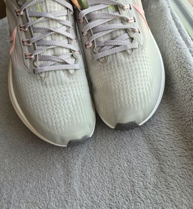 Кросівки 40р . Nike