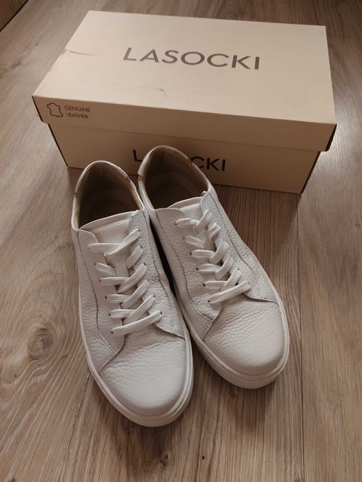 Sneakersy białe damskie Lasocki 37
