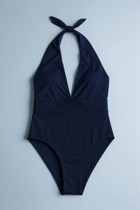 Дуже гарний купальник в темно сірому кольорі