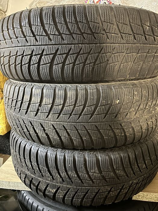 215/65/17 99H Bridgestone Blizzak LM001