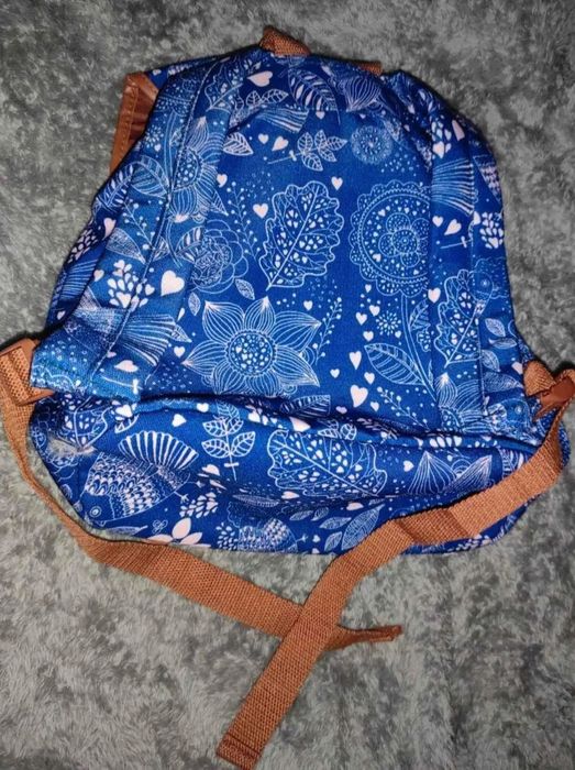 Mochila nova - azul e camel
