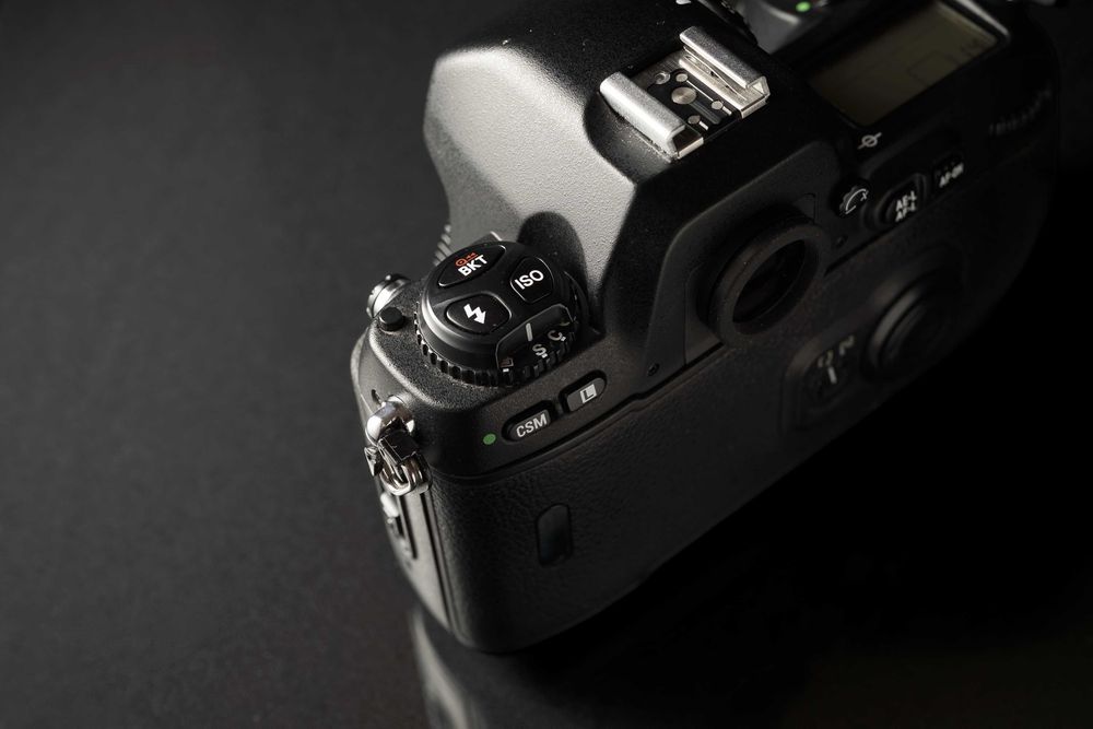 NIKON F100 плівкова камера 35 mm