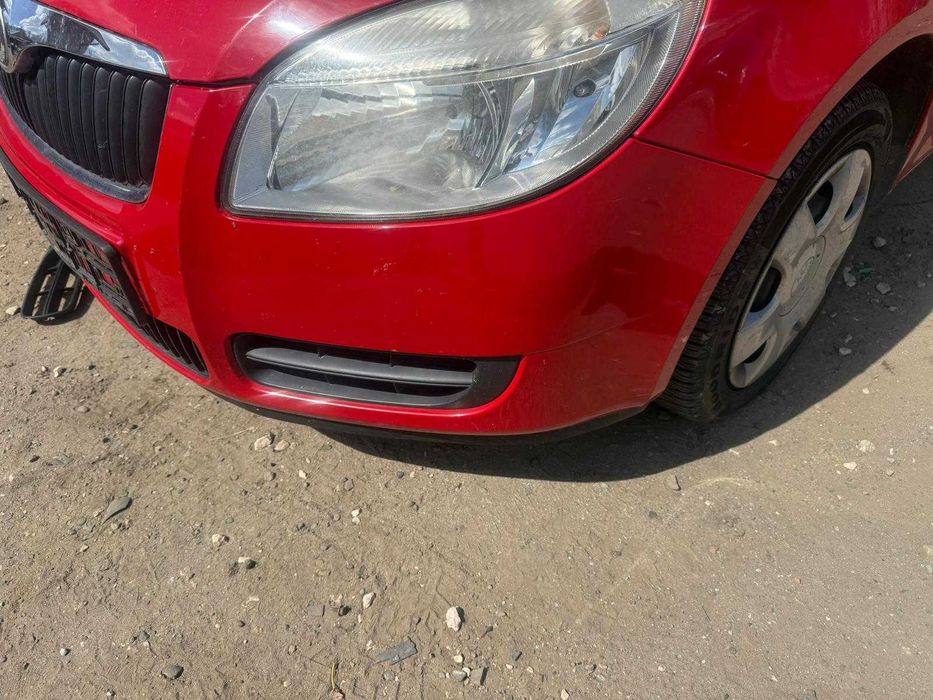 lampa przednia lewa Skoda roomster 2009 Kod lakieru 8151