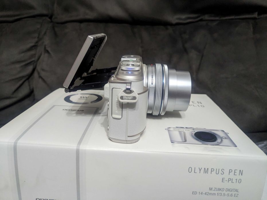 Máquina fotográfica Olympus PEN E-PL10
