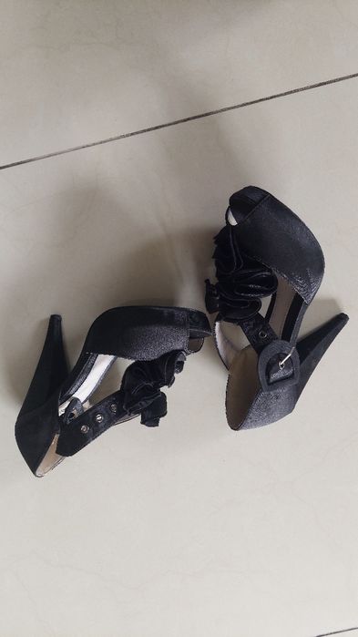 Buty satynowe 37