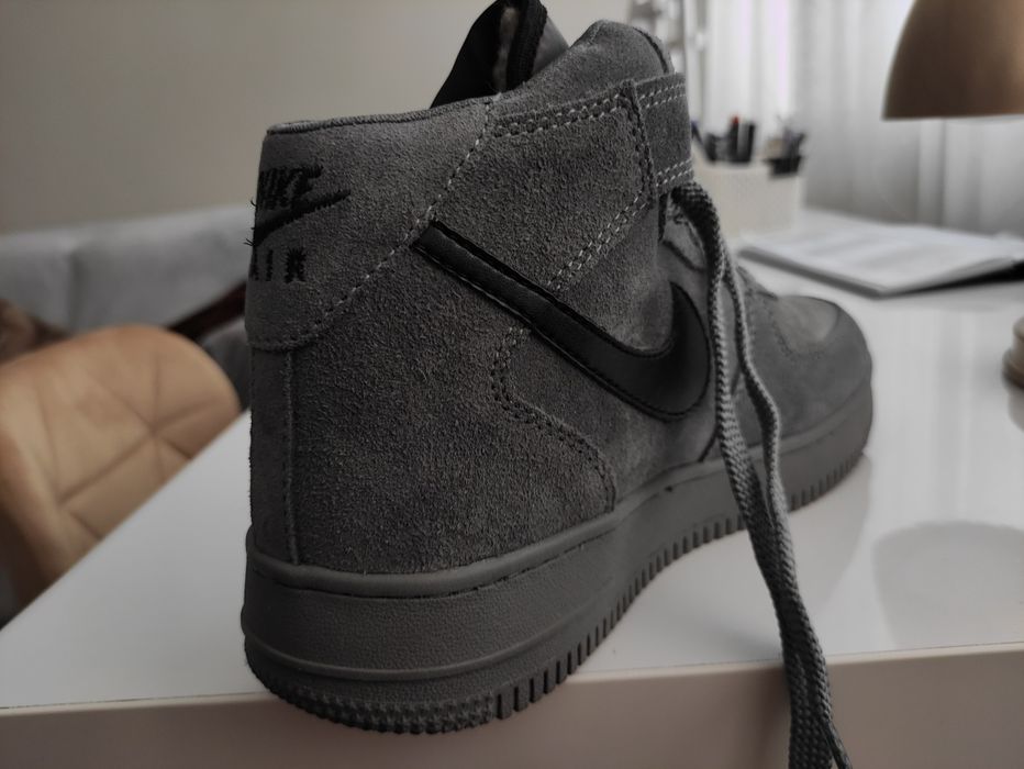 Продам кроссы nike air (зима)