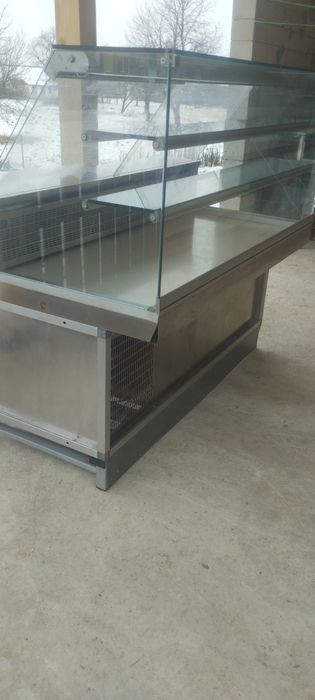 Холодильна вітрина куб  (1.5 м.)