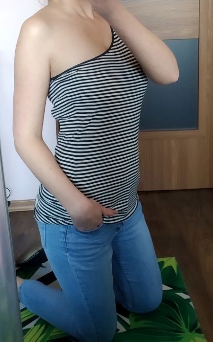 Bluzka w paski na jedno ramię rozm. M
