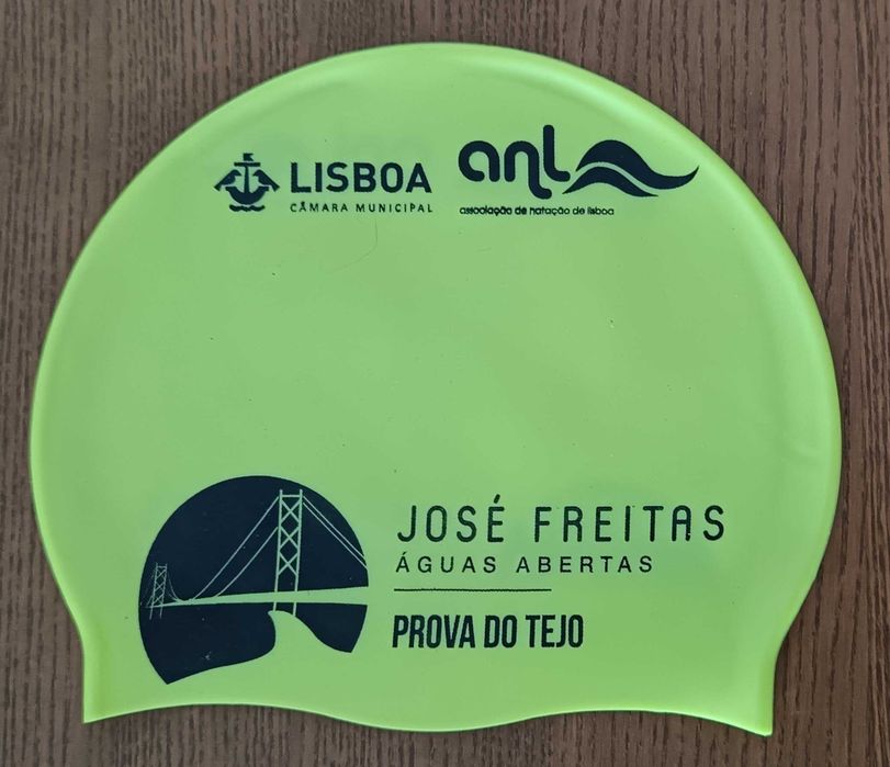 Touca de natação de silicone, José Freitas Prova do Tejo, como nova, só usada uma vez no dia da prova.