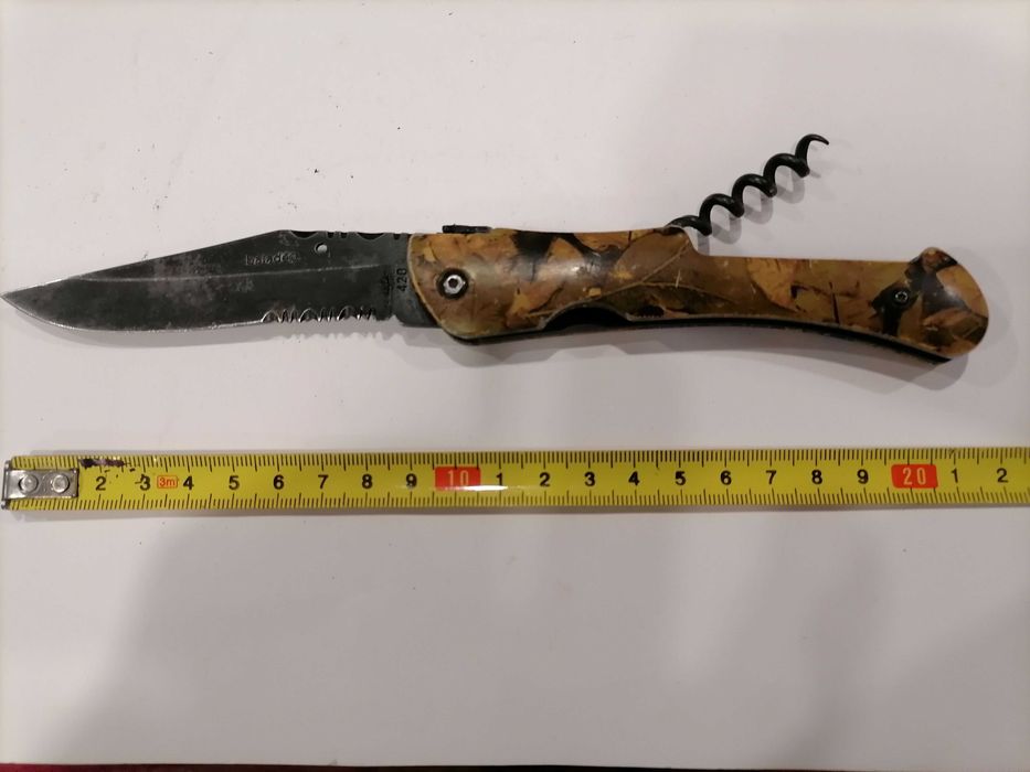 Faca de Caça Coleção da Marca "Baldéo" c/ Saca Rolhas, Cabo Sintético