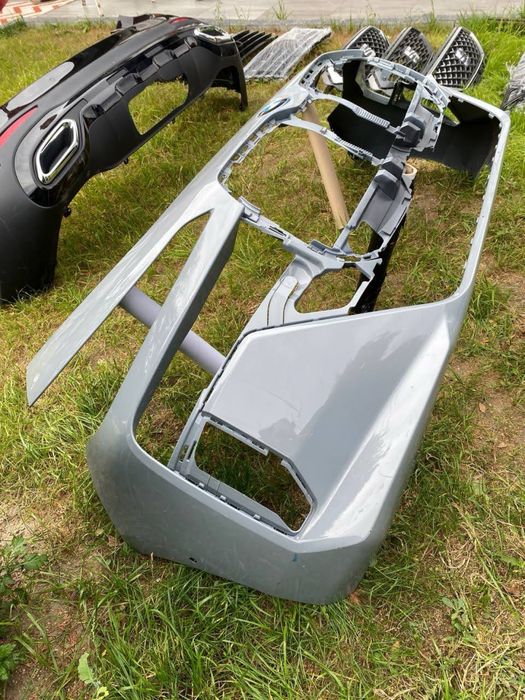 BMW i7 7 G70 бампер передній M-sport 6pdc без нюансів можна колір C4P