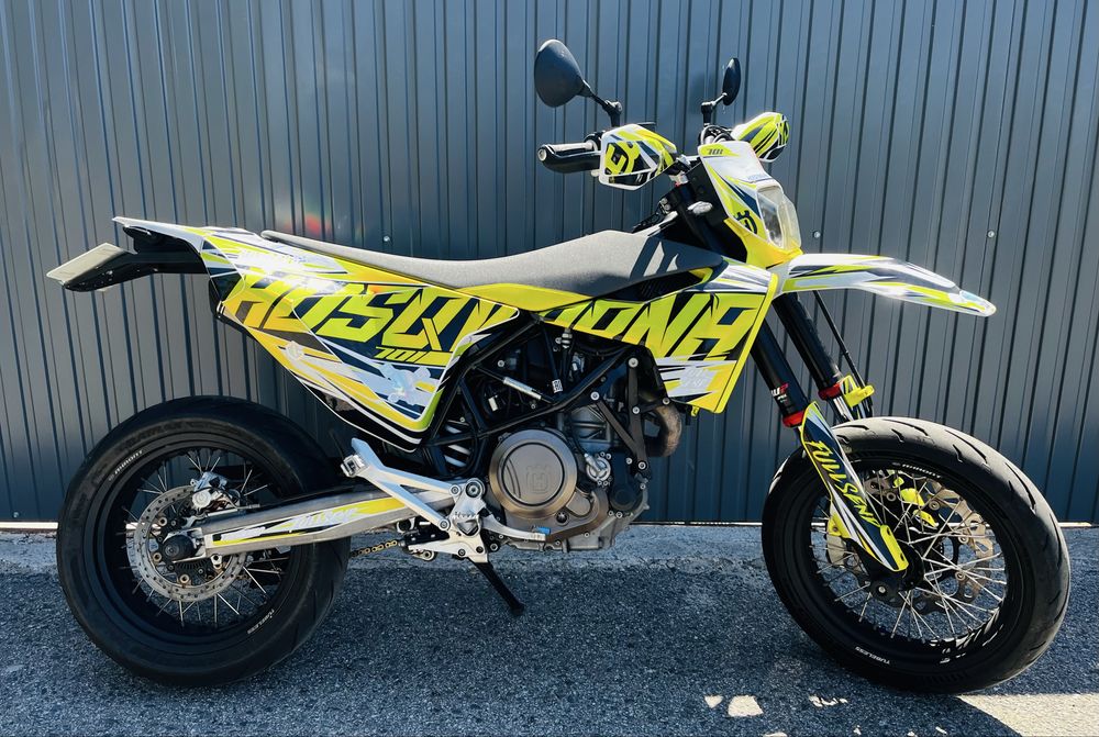 Husqvarna 701 SUPERMOTO