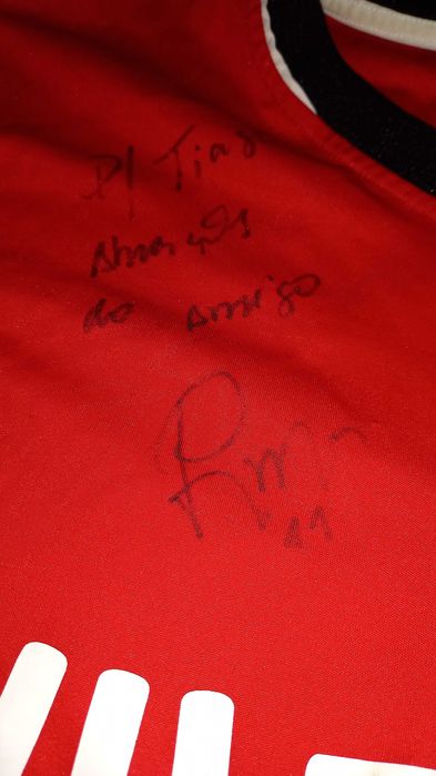 Camisola autograda pir antigo jogador Benfica Lima