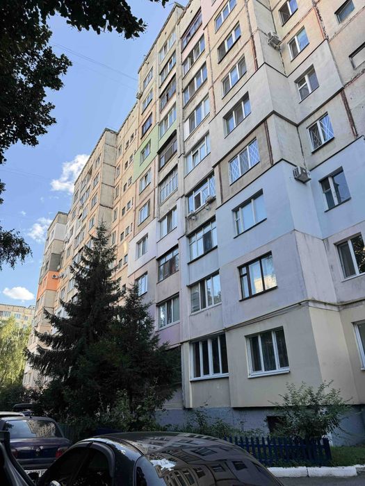 3-к з ремонтом 65 кв/м на середньому поверсі