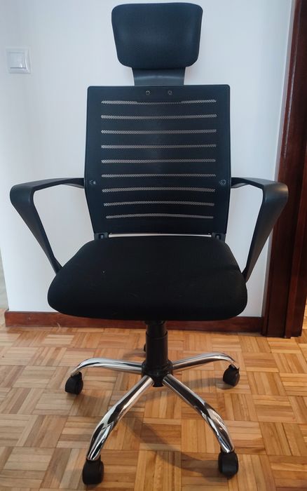 Duas cadeiras de secretária