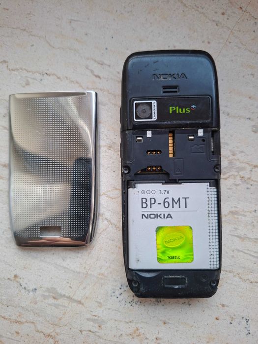 Telefon Nokia E51