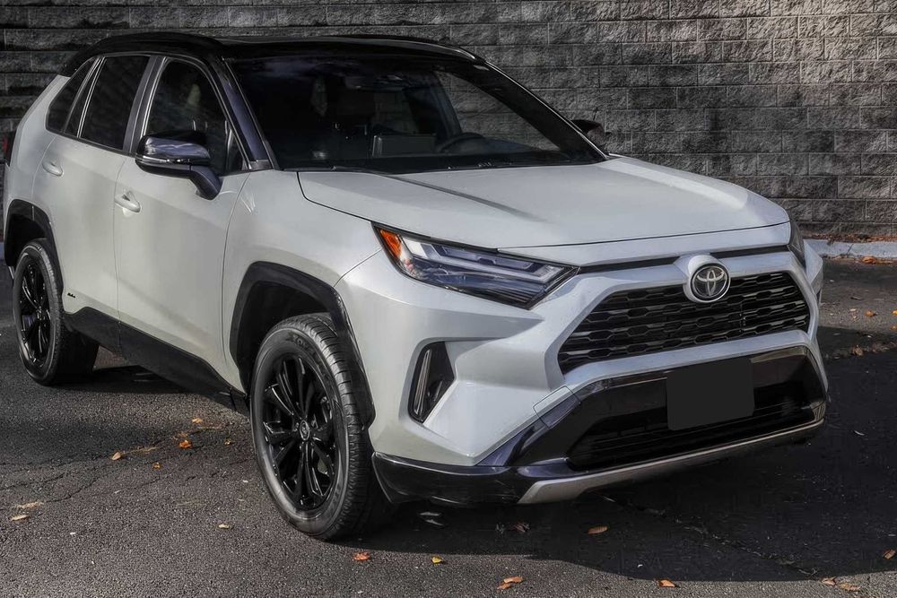 Toyota RAV4      2022