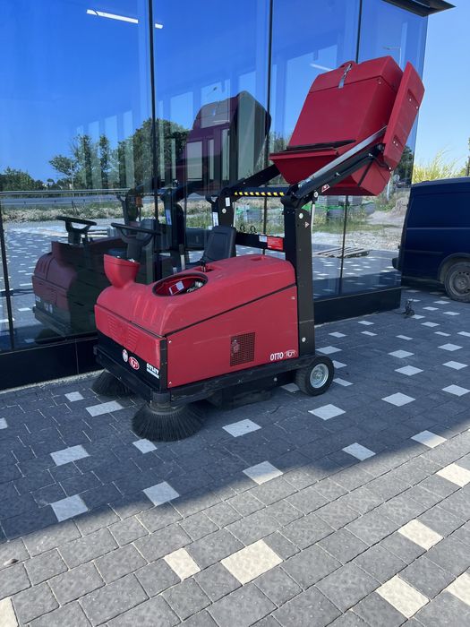 Підмітальна машина RCM otto E top karcher