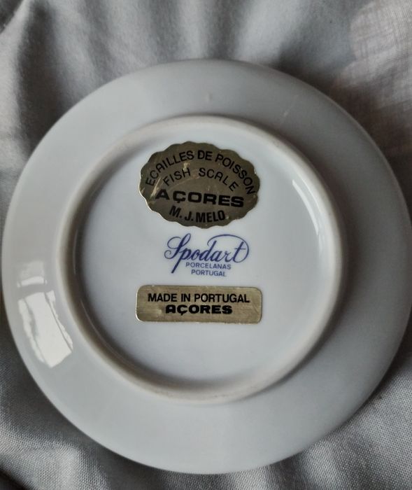 Spodart - Caixa com escamas de peixe do Açores