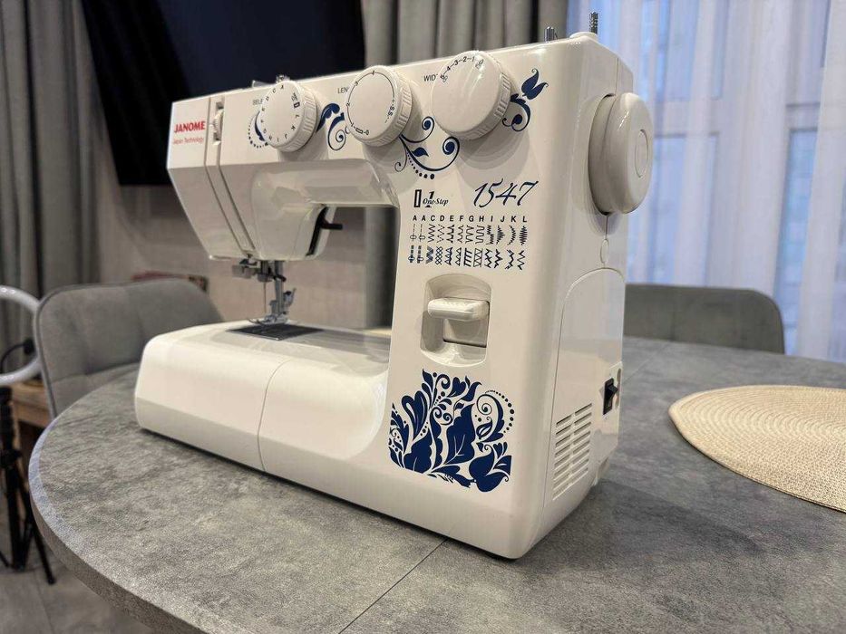 Швейна машинка Janome 1547,  електромеханічна, 24 строчки