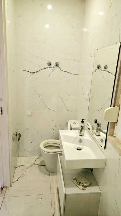 Arrendamento de apartamento T2 na praça 25 de Abril, 7, Algés