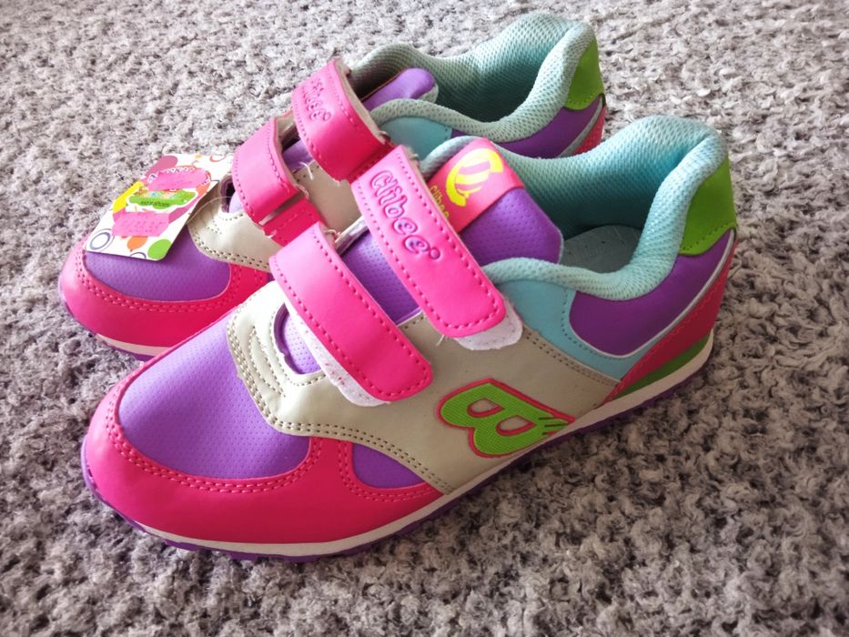 Продам красовки для девочки