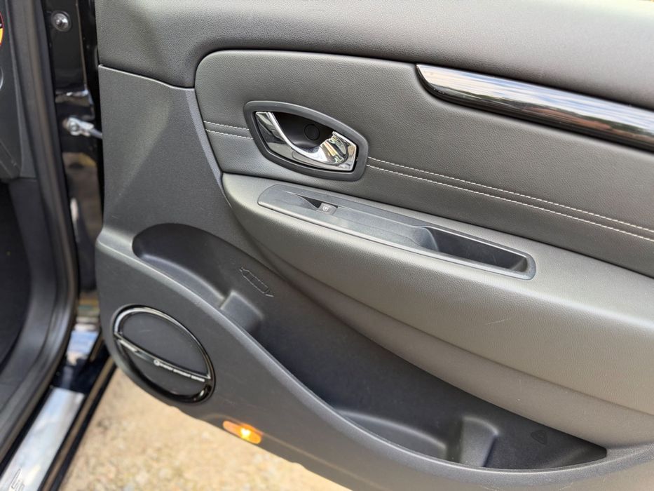 Renault Scenic рест  2013р.в  1.6 дизель в комплектації BOSE Edition!!!