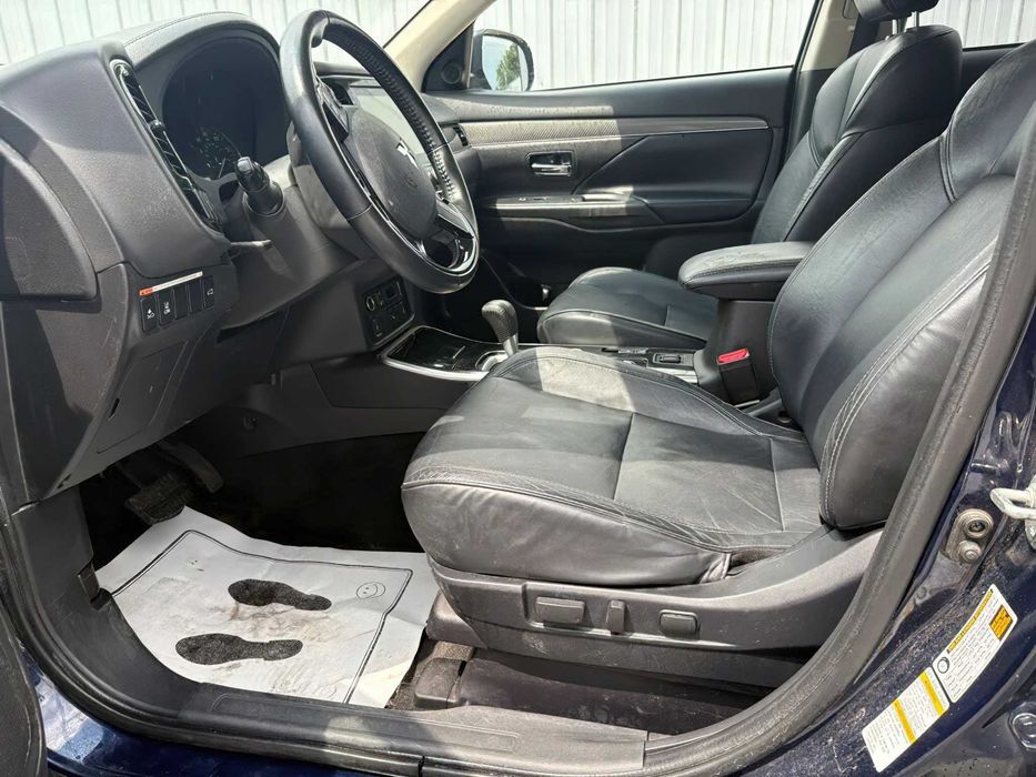 Mitsubishi Outlander      2019